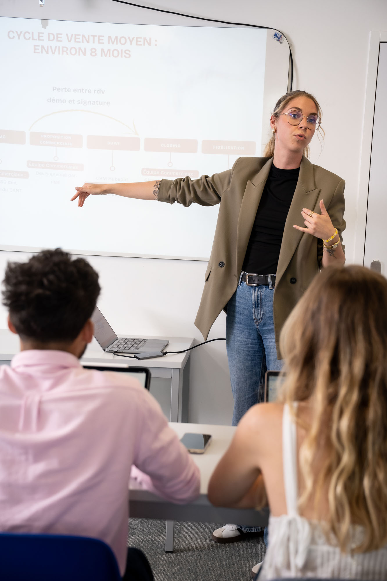 Travail collaboratif d’étudiants en cours à Rocket School